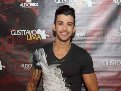 Gusttavo Lima em boate em São Paulo (Foto: Marcelo Brammer/ Ag. News)