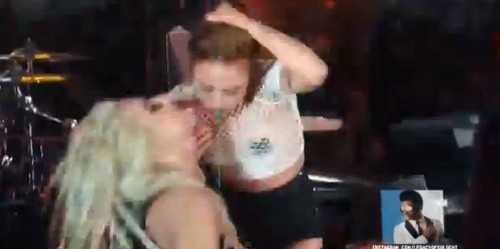 Artista vomita em Lady Gaga (Foto: Instagram / Reprodução)