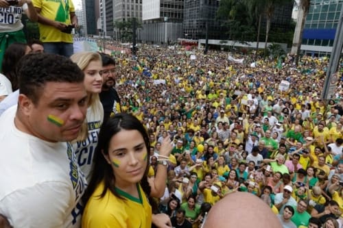 Ato social anti-Dilma