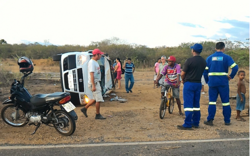 Automóvel e carreta