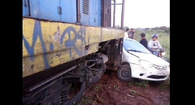 colisão de trem com veículo