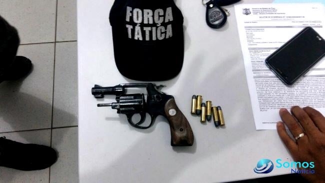 bandidos perseguidos força tática arma munição