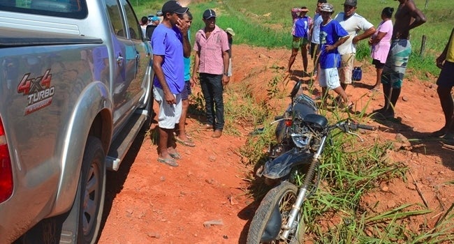 moto com hilux dois mortos Batalha acidente