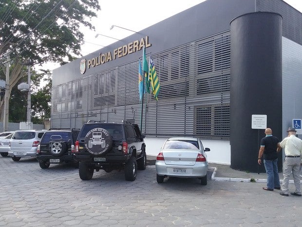 militares do exército polícia federal armas ilegais