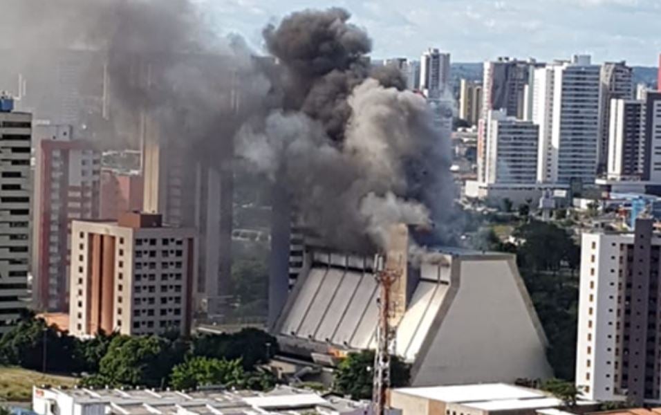 incêndio no hotel Blue Tree Rio Poty nota samu