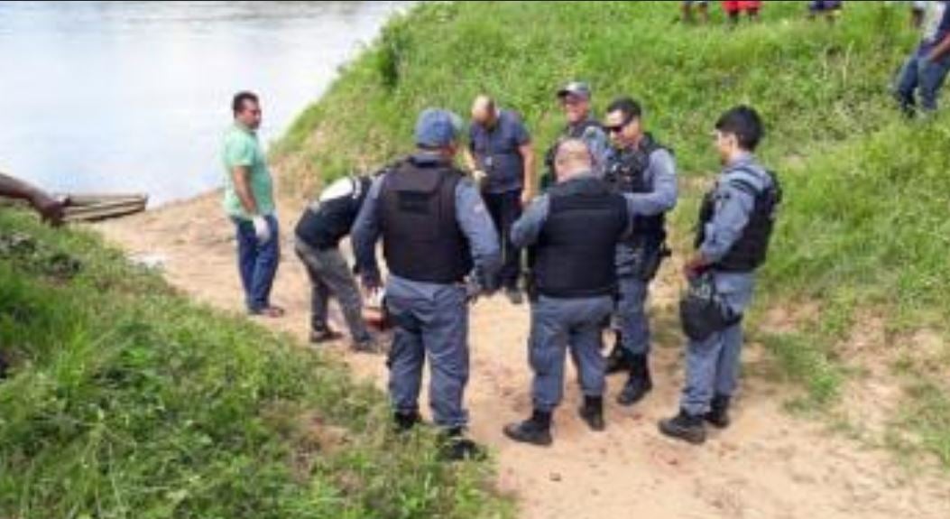 homem encontrado morto rio parnaíba tiros