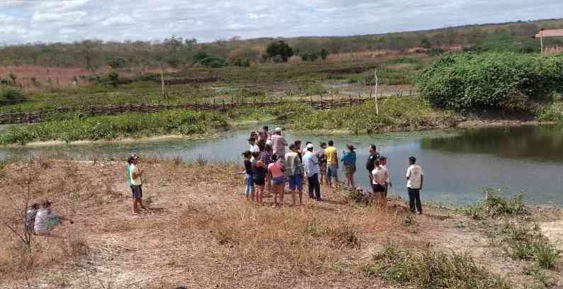 homem lago São Julião