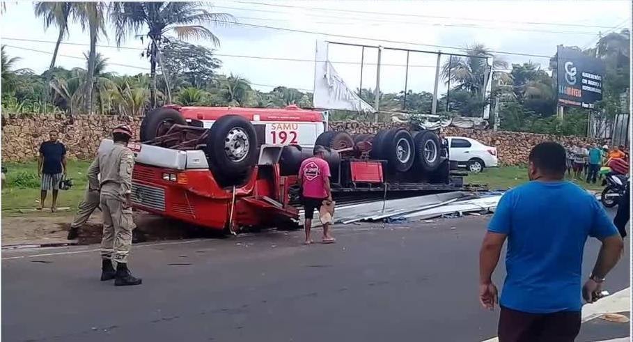 acidente com caminhão br-343