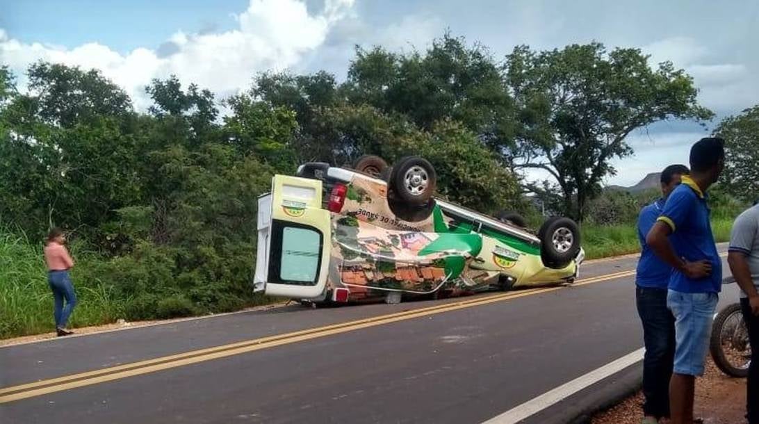 ambulância com cinco pessoas monte alegre corrente