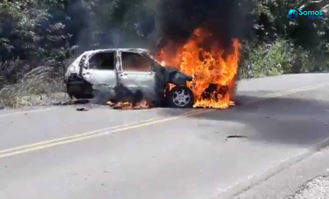 veículo destruído em incêndio Teresina cerâmica cil