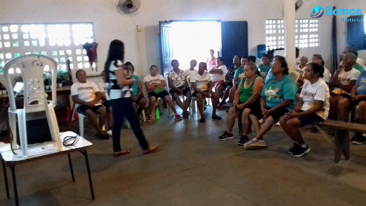 idosos de amarante em palestra