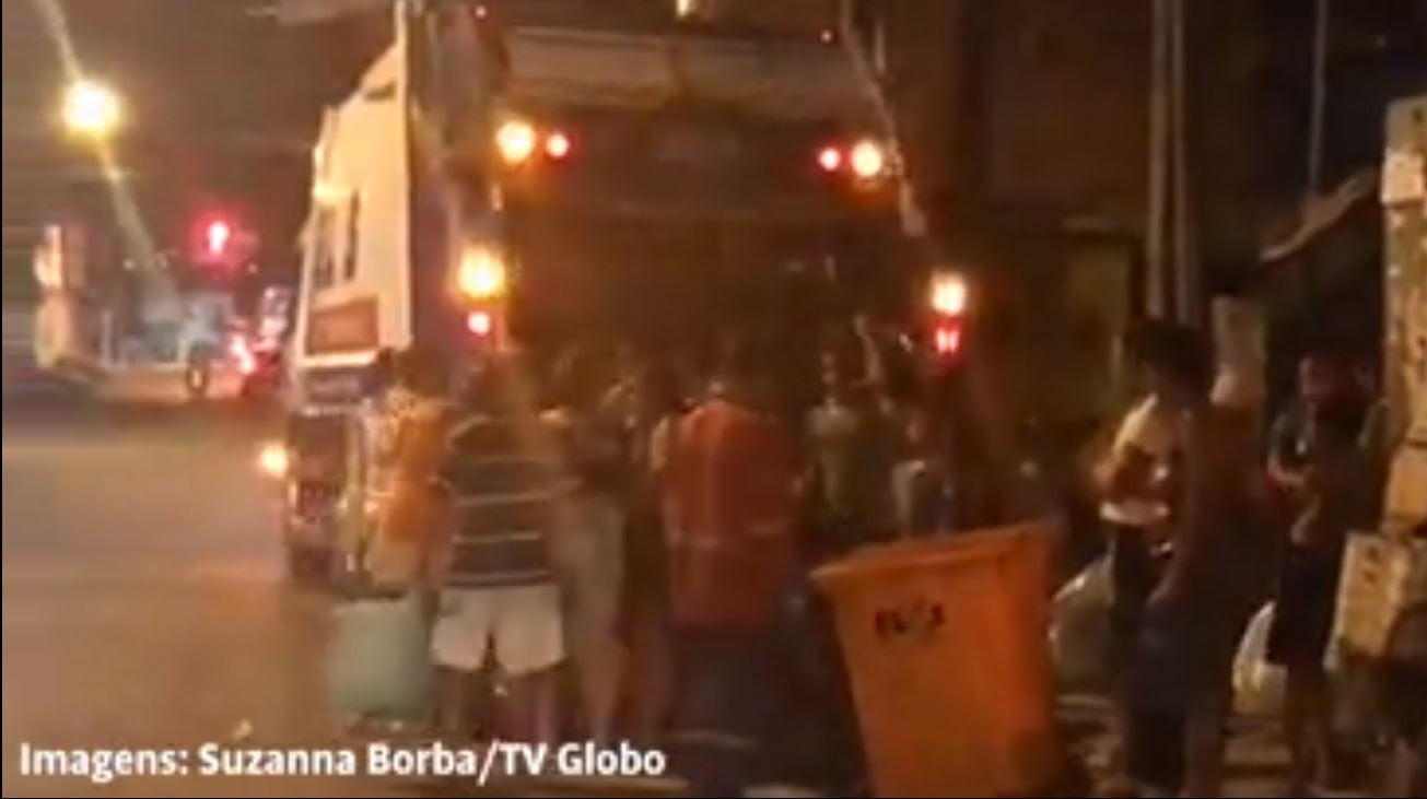 moradores de bairro pernambuco caminhão de lixo