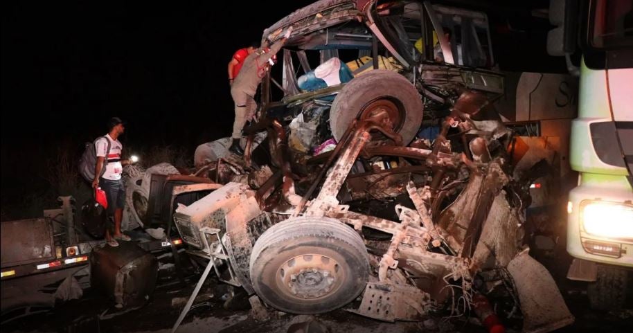 ônibus que saiu de Imperatriz acidente carreta mato grosso