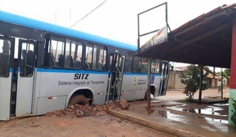 ônibus imperatriz asfalto