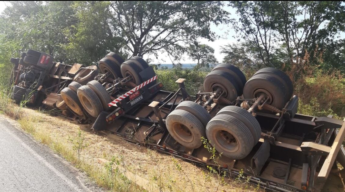 acidente com caminhão em floriano