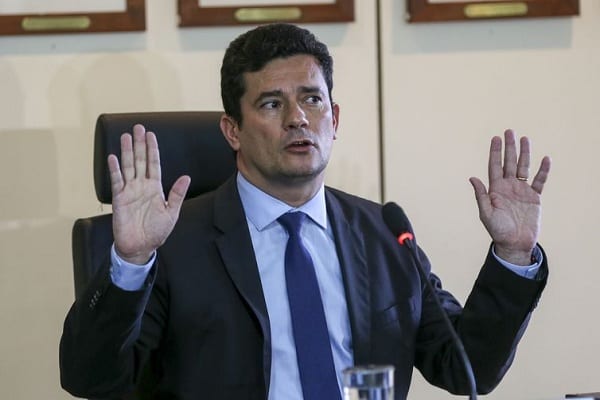 suspensão de salário de Sérgio Moro por se tornar colunista