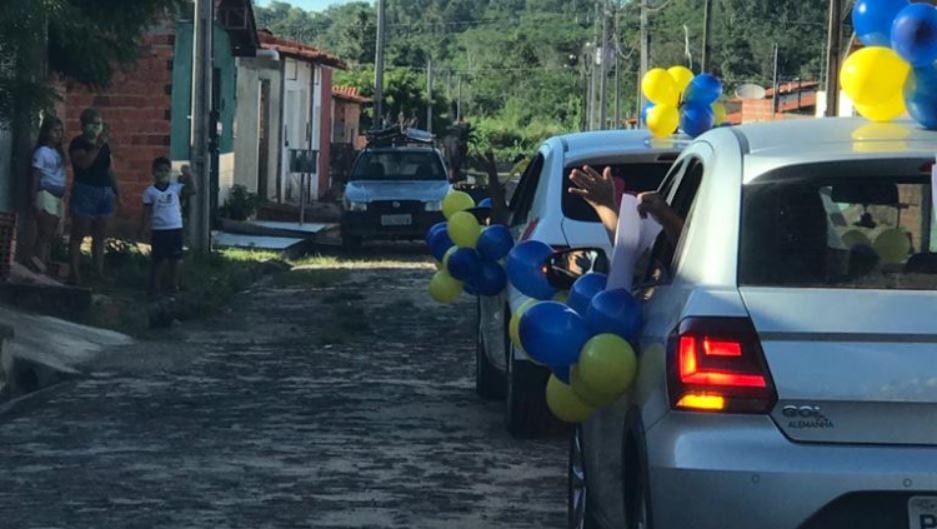 carreata da escola para diminuir saudade de alunos teresina