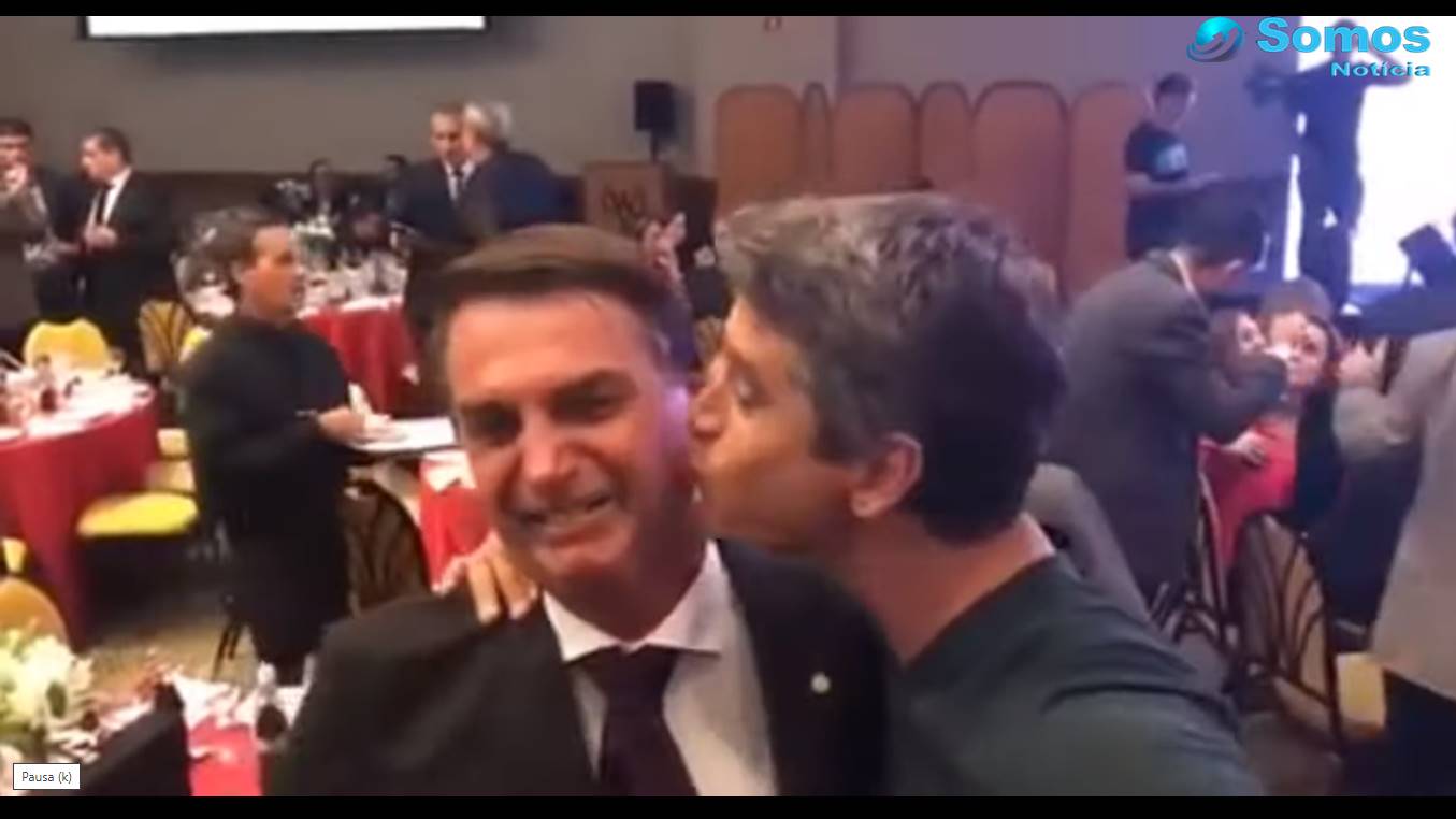 vídeo de Márcio Garcia tietando Jair Bolsonaro