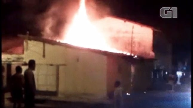 casa incendiada no Macaúba Teresina