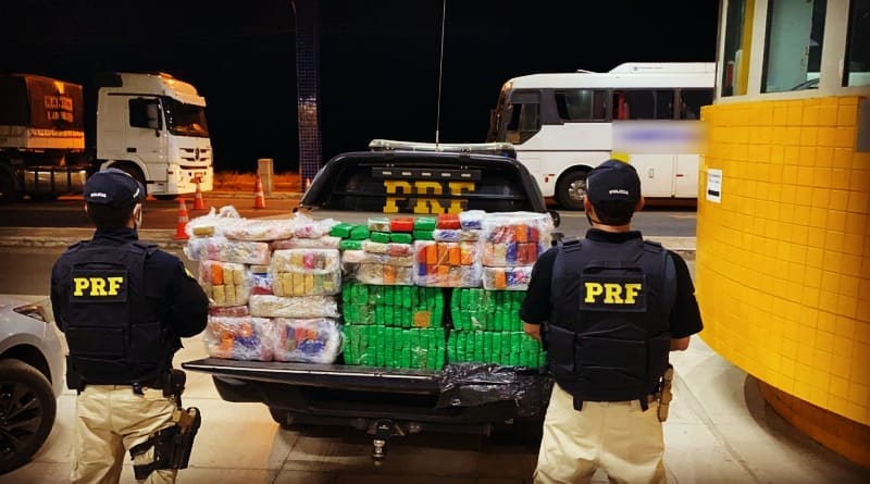 mais de 150 Kg de maconha em ônibus floriano