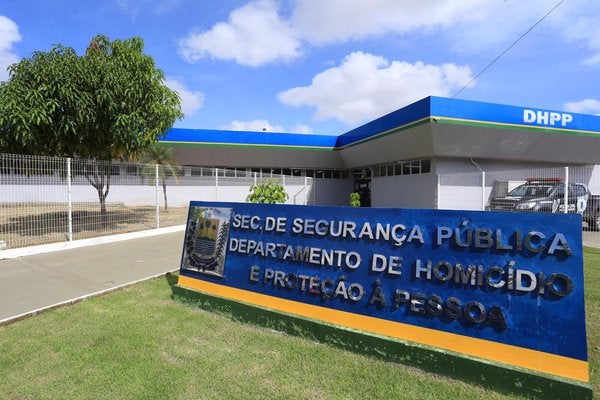 na porta de casa, adolescente teresina