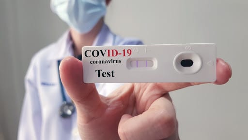 revisão nos programas de testagem da COVID-19