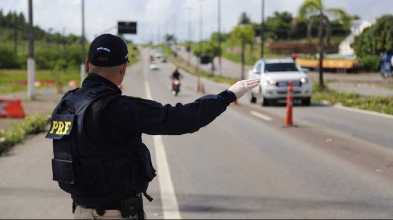 Criança é abandonada pelo pai na BR-230 em Floriano durante fuga de cerco policial