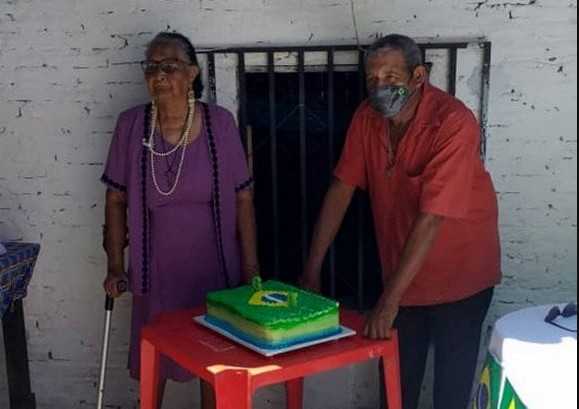 Familiares comemoram aniversário de Eniêzio, em Amarante