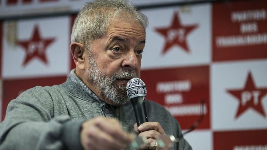 Pesquisa Exame aponta que Lula perde eleitores para Bolsonaro