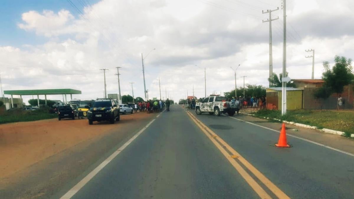 colisão entre motos no piauí deixa um morto e um ferido