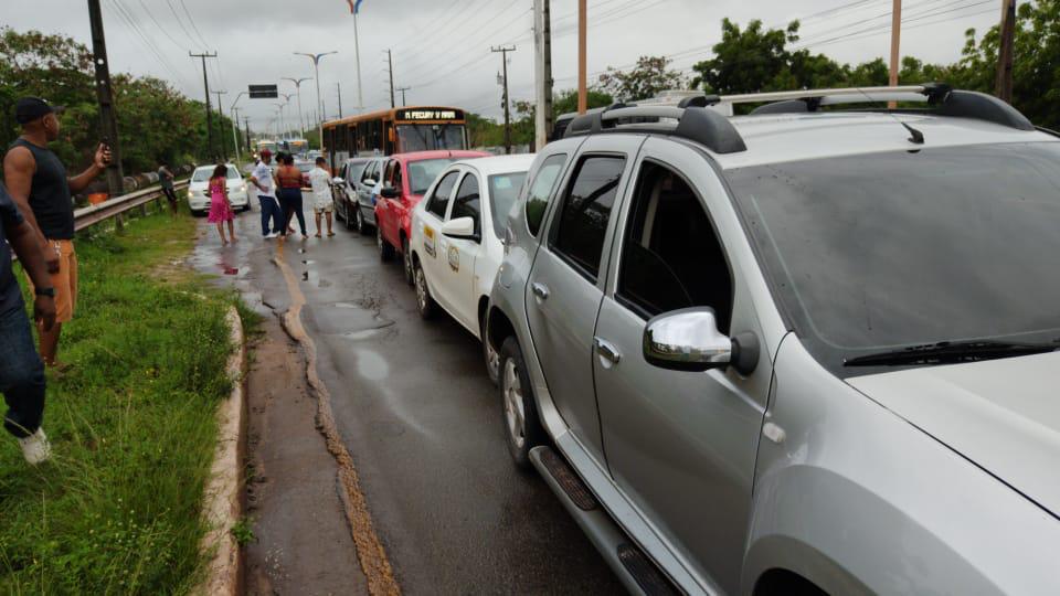 oito carros em acidente na capital São Luís