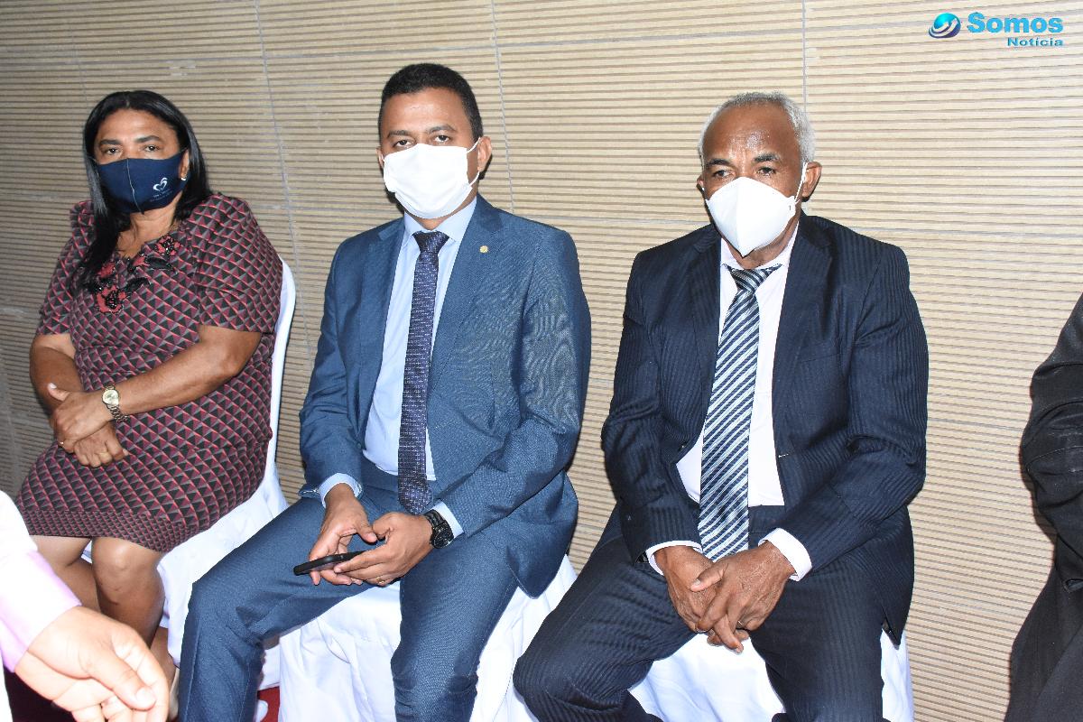 Câmara de Amarante realiza cerimônia e empossa 11 vereadores