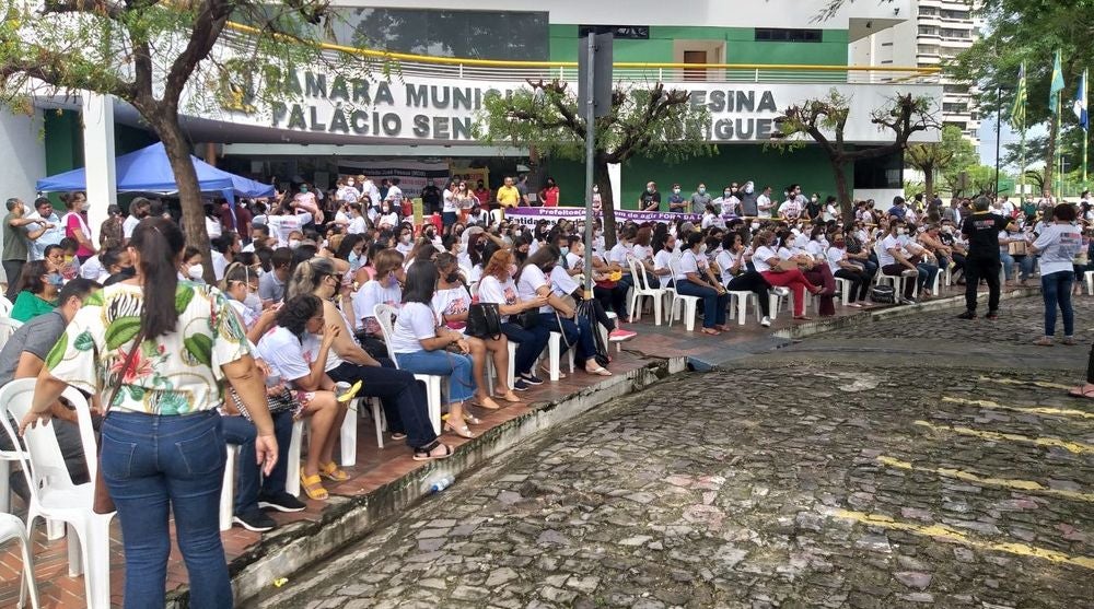 profissionais reunião protesto caminhada