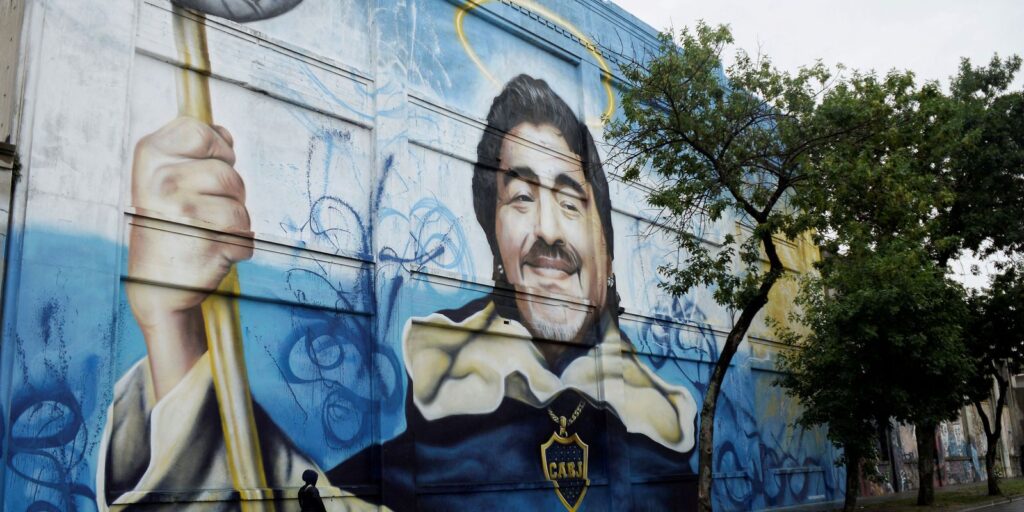 Maradona-Trikot im Tor mit „Hand of God“ wird für 44 Millionen R$ verkauft