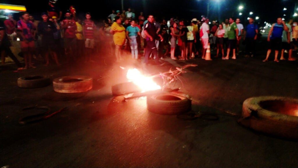 passarela protesto moradores atropelamento