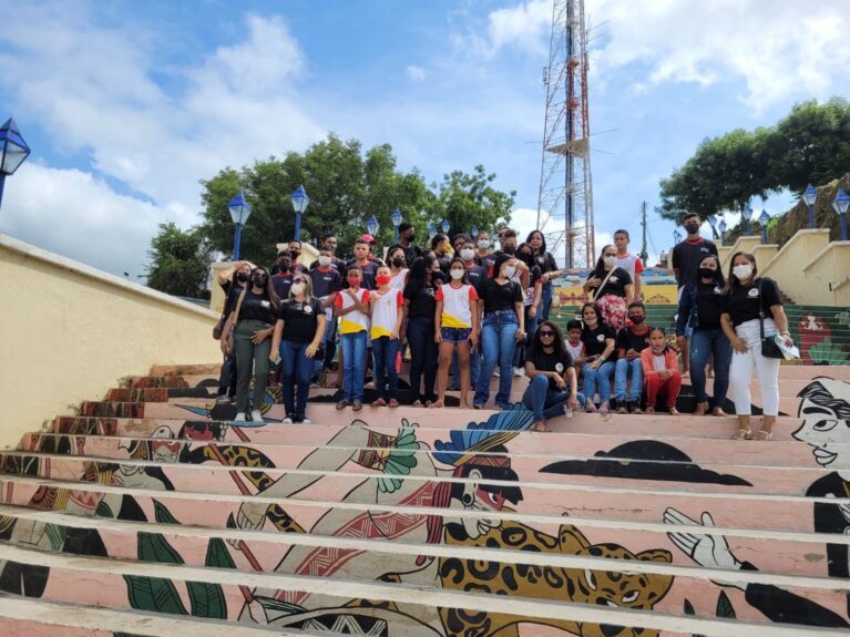 Alunos da escola Mãe Júlia, na Tapera, visitam pontos turísticos de Amarante