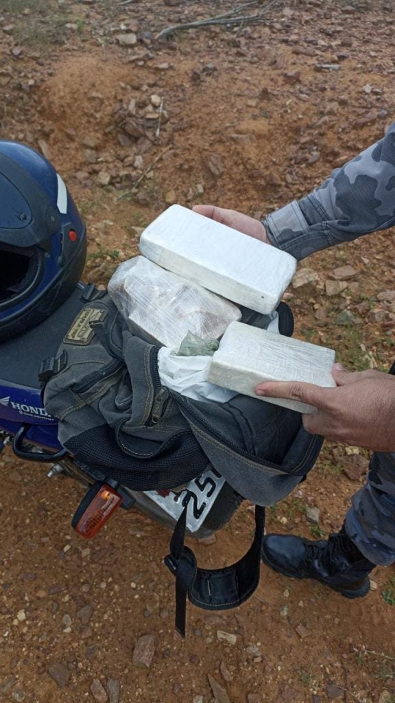 Força Tática do 20º BPM prende suspeito de tráfico com 1.9 kg de cocaína em Paulistana