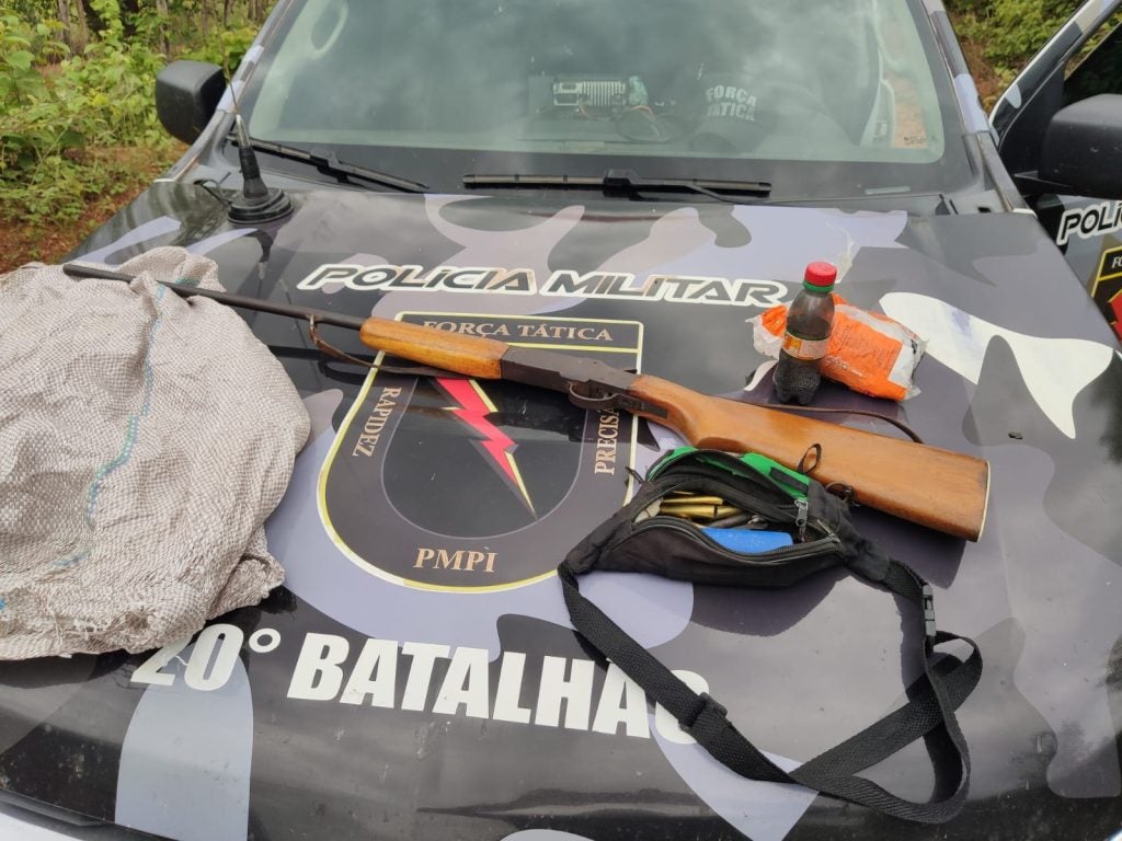 Força Tática do 20º BPM apreende arma de fogo e cartuchos em Caridade do Piauí