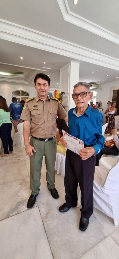 Poeta de Amarante, Gregório Barbosa, recebe certificado de reconhecimento como Patrimônio Vivo do Piauí