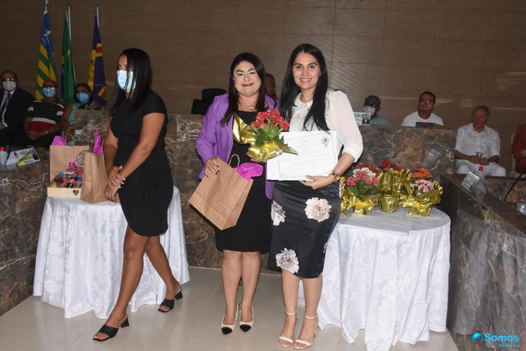 Mulheres empreendedoras de Amarante recebem certificado durante homenagem na Câmara de Vereadores