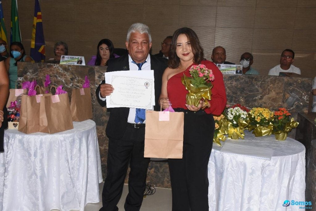 Mulheres empreendedoras de Amarante recebem certificado durante homenagem na Câmara de Vereadores