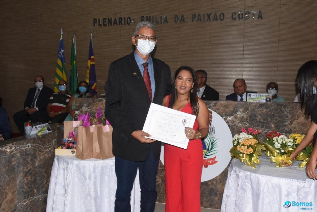 Mulheres empreendedoras de Amarante recebem certificado durante homenagem na Câmara de Vereadores