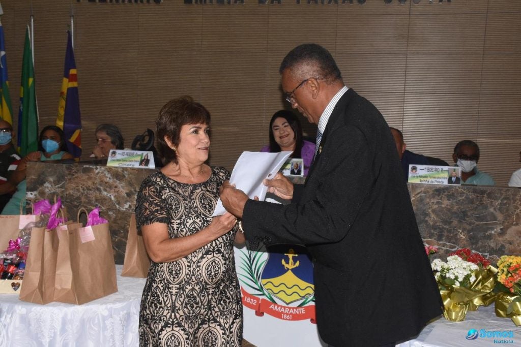 Mulheres empreendedoras de Amarante recebem certificado durante homenagem na Câmara de Vereadores