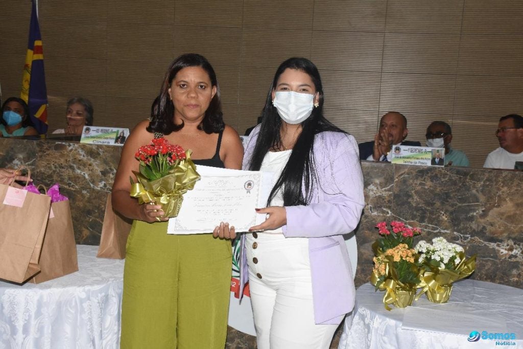 Mulheres empreendedoras de Amarante recebem certificado durante homenagem na Câmara de Vereadores