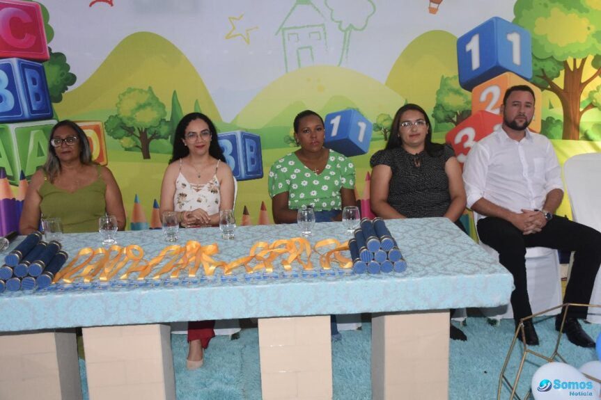 Escola Tia Malena realiza 'Formatura do ABC' em Regeneração