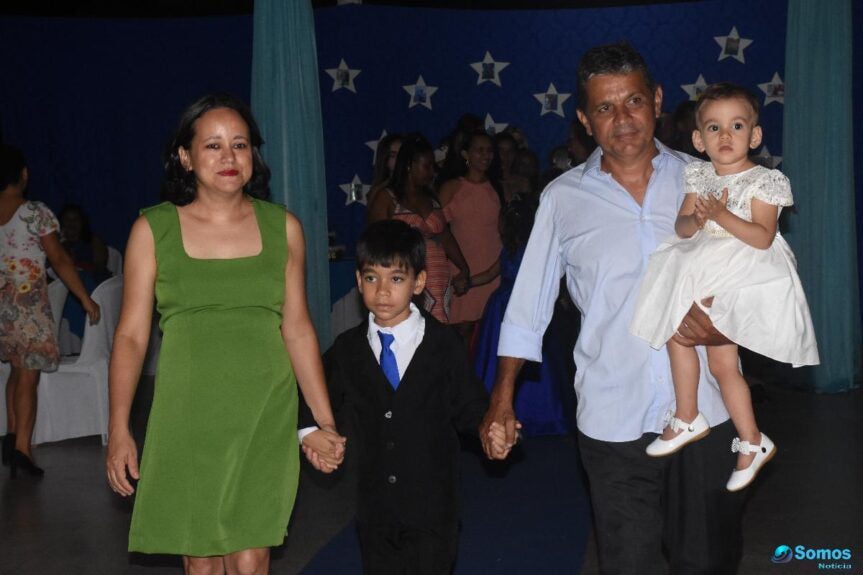 Escola Tia Malena realiza 'Formatura do ABC' em Regeneração