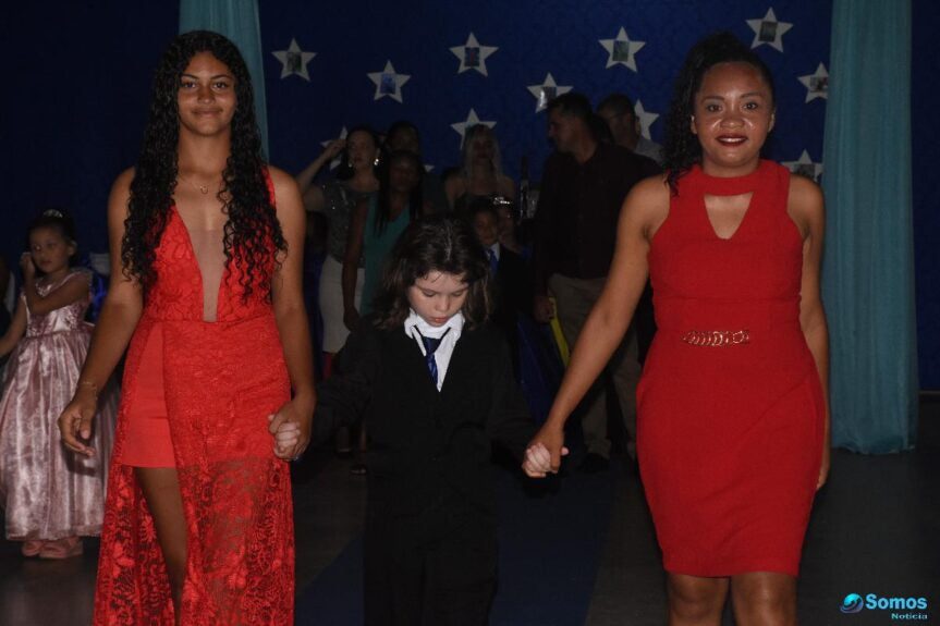 Escola Tia Malena realiza 'Formatura do ABC' em Regeneração