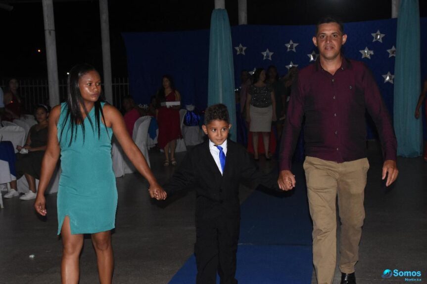 Escola Tia Malena realiza 'Formatura do ABC' em Regeneração