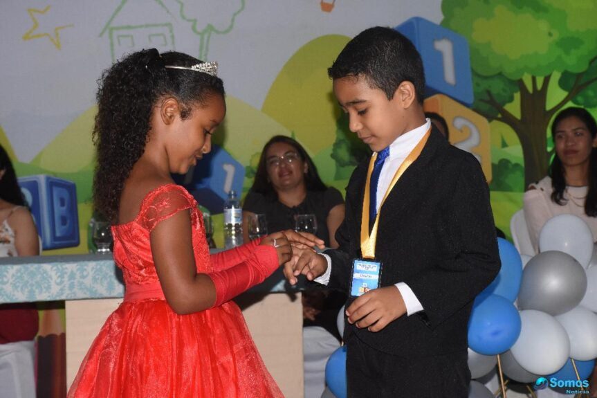 Escola Tia Malena realiza 'Formatura do ABC' em Regeneração