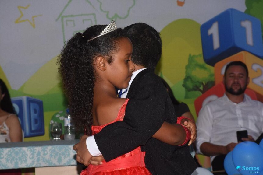 Escola Tia Malena realiza 'Formatura do ABC' em Regeneração